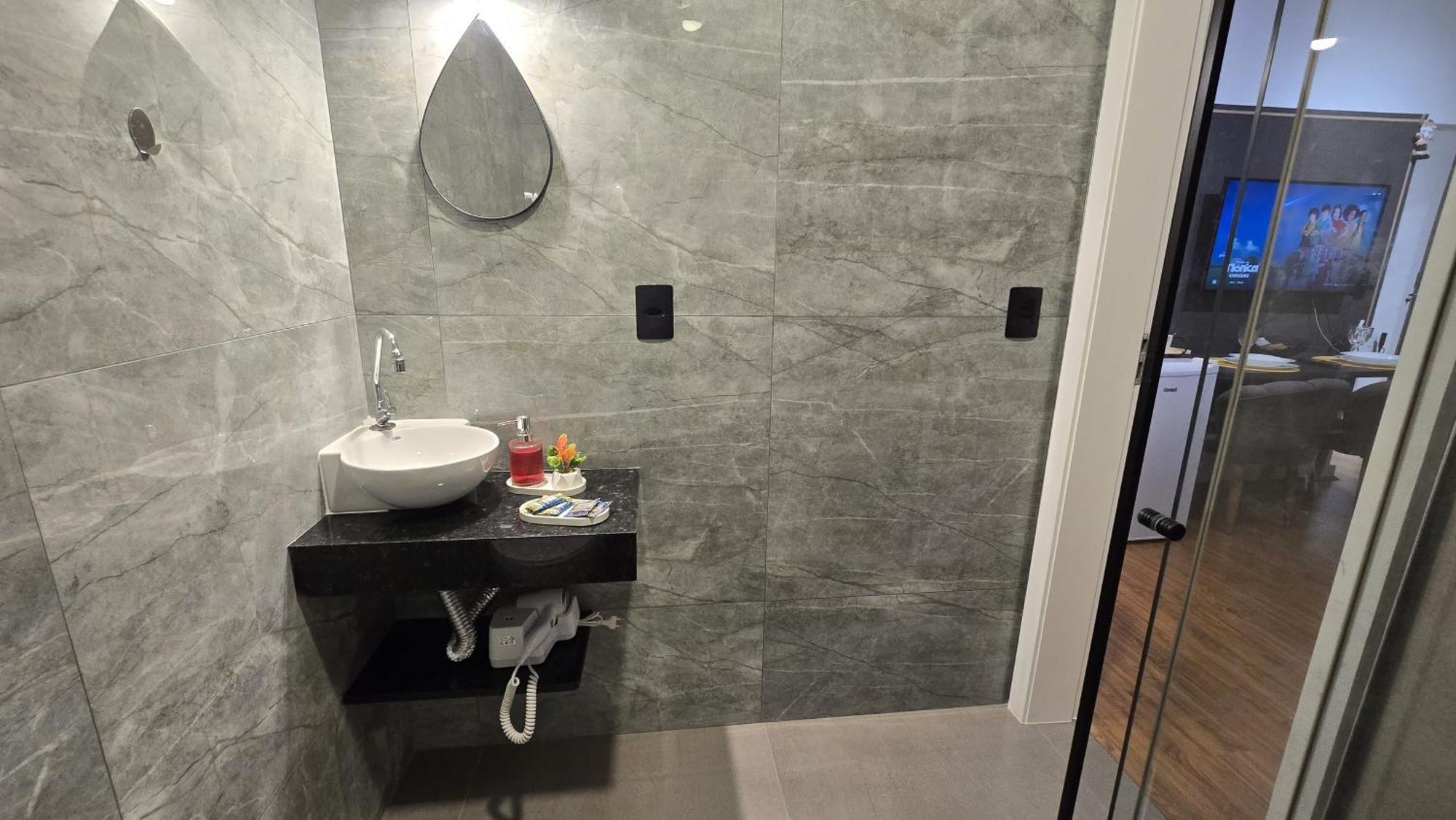 Апартаменты Loft Moderno E Aconchegante A Dois Passos Da Feirinha Do Alto! Терезополис Экстерьер фото